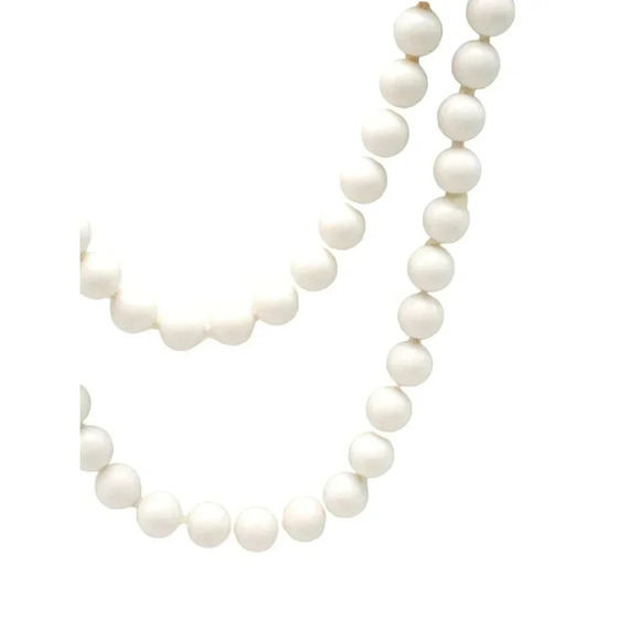 Hand Knotted Long Strand Milky White Glass Beaded Necklace Gold Tone Vintage - Picture 3 of 8